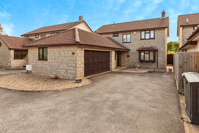 4 Bedroom Detached House For Sale In North Road, Yate, Bristol, BS37