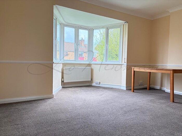 2 Bedroom Flat To Rent In Edgeworth Close, London, NW4
