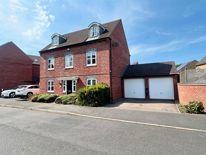 5 Bedroom Detached House For Sale In Littlecote Grove, Peterborough, PE4