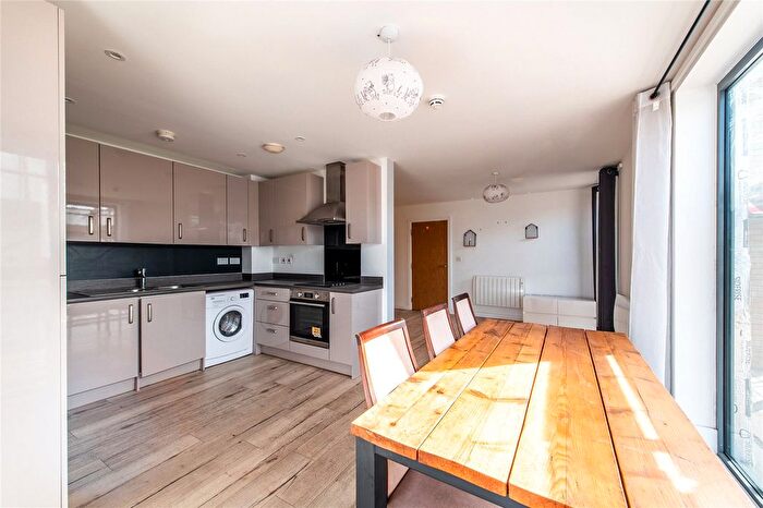 2 Bedroom Flat For Sale In Upper Stone Street, Maidstone, Kent, ME15