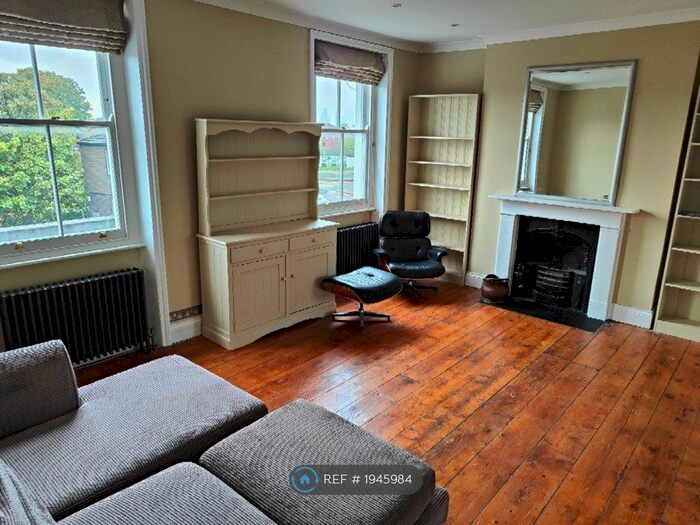 2 Bedroom Flat To Rent In Delacourt Road, London, SE3
