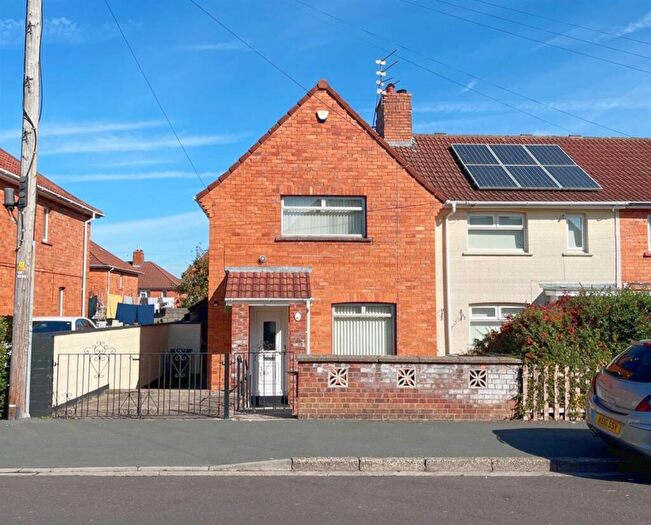 3 Bedroom End Of Terrace House For Sale In Padstow Road, Knowle, Bristol, BS4