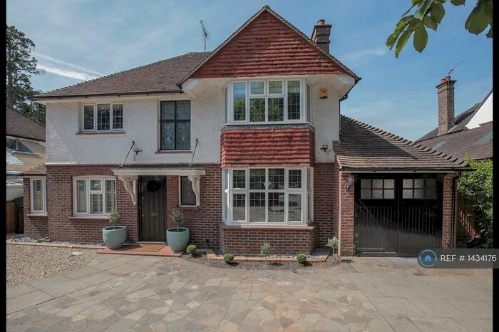 4 Bedroom Detached House To Rent In Alexandra Road, Surrey, KT17