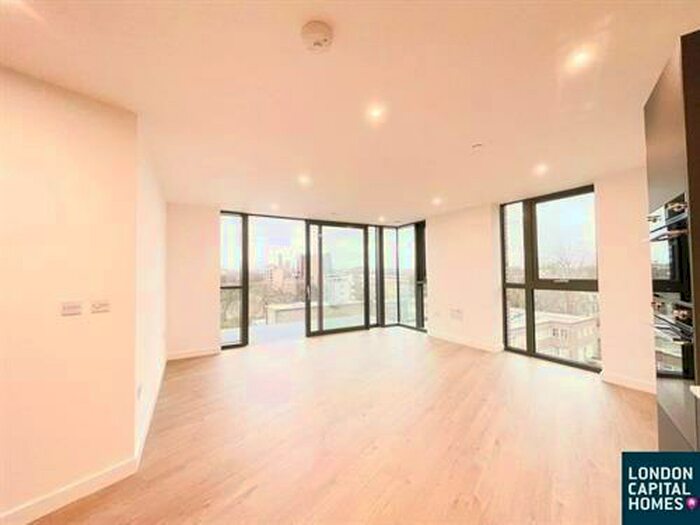 2 Bedroom Apartment To Rent In Willowbrook House Coster Avenue London, N4
