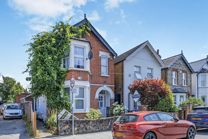 1 Bedroom Flat To Rent In Chesham Road, Kingston Upon Thames, KT1