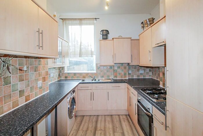 1 Bedroom Flat To Rent In Romford Road, London, E15