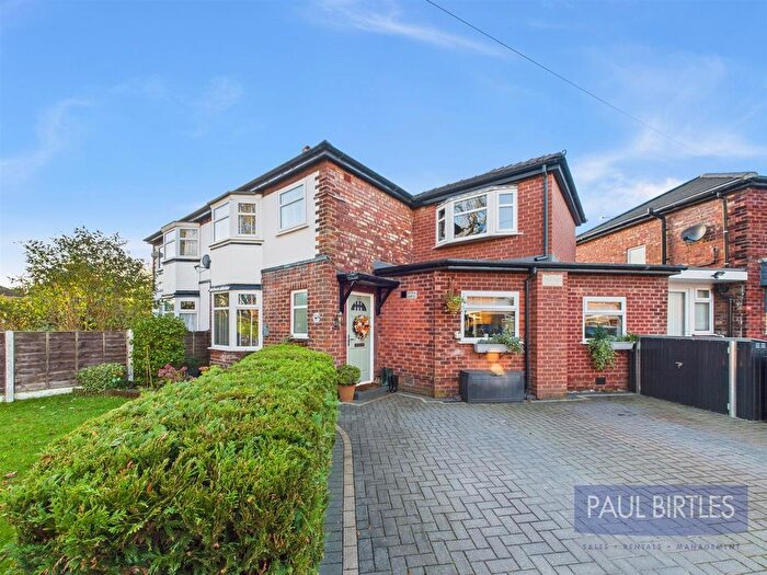 4 Bedroom Semi Detached House For Sale In Broadoaks Road, Urmston, Trafford, M41