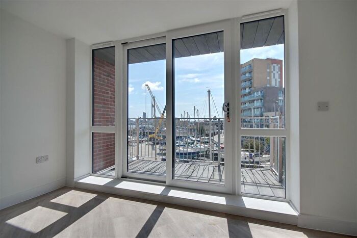 2 Bedroom Flat For Sale In Mumby Road, Gosport, PO12