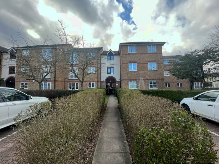1 Bedroom Flat To Rent In Beaufort Close, Higham Station Avenue, Chingford, E4