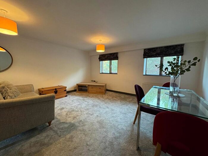 2 Bedroom Apartment To Rent In Princess Alexandra Court, St Davids, EX4