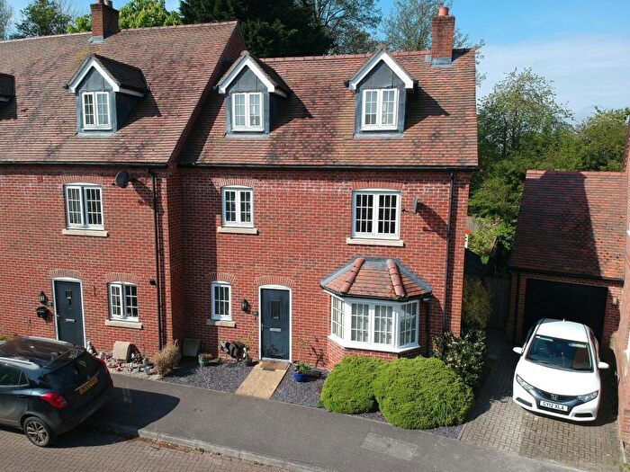 4 Bedroom Town House For Sale In Maida's Way, Reading, RG7