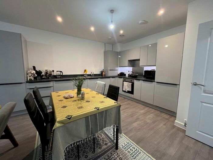 3 Bedroom Terraced House To Rent In Devonshire Road, Southall, UB1