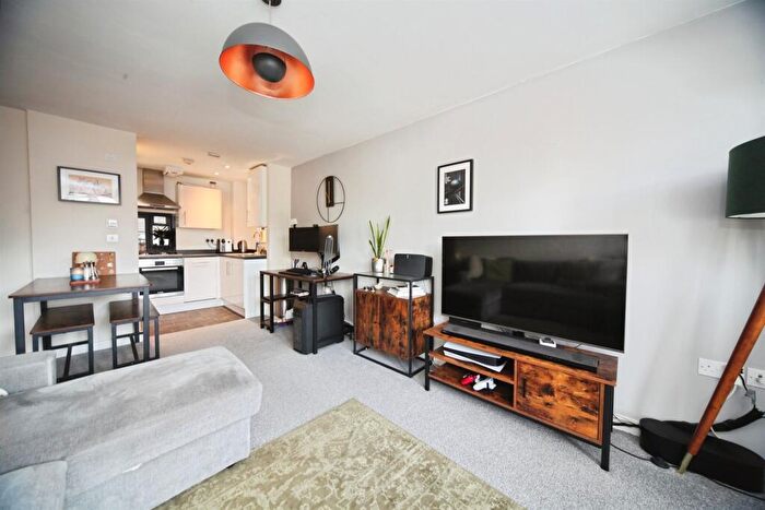 1 Bedroom Flat For Sale In Empress Road, Luton, LU3