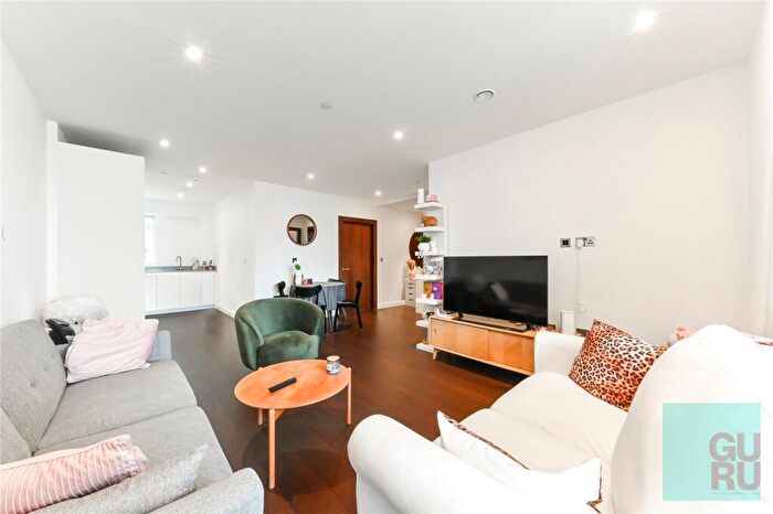 2 Bedroom Apartment To Rent In Lanchester Way, London, Lexington Gardens, SW11