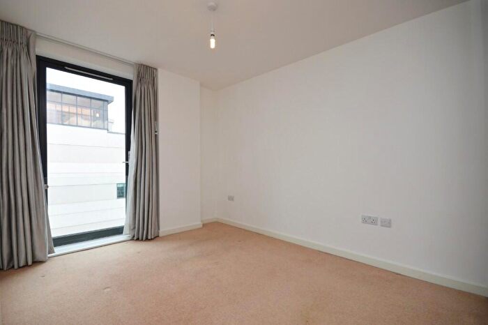 1 Bedroom Flat To Rent In Flat Canons Gate, Canons Way, Bristol, BS1