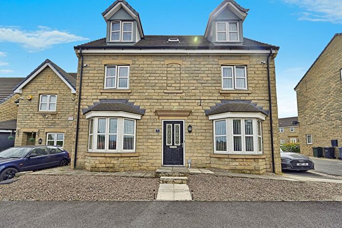 5 Bedroom Detached House For Sale In Whitehead Close, Laisterdyke, Bradford, BD4