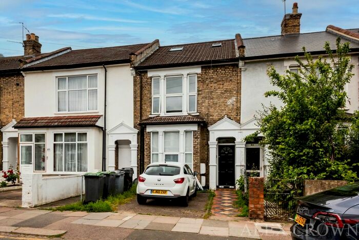 2 Bedroom Flat To Rent In Whittington Road, London, N22