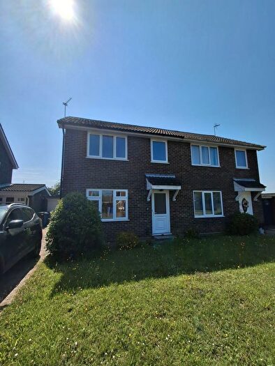 3 Bedroom Semi-Detached House To Rent In Long Meadow Walk, Lowestoft, NR33