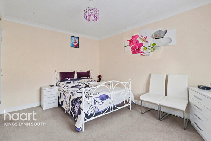 2 Bedroom Link Detached House For Sale In Sandpiper Way, King's Lynn, PE30