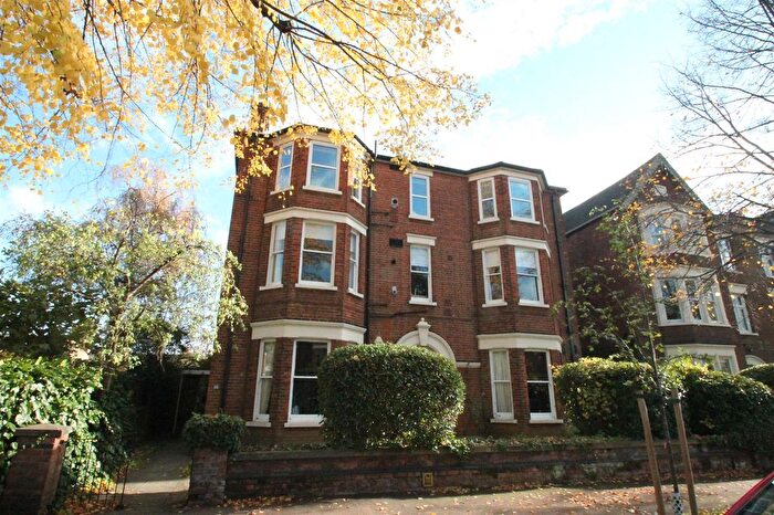 2 Bedroom Flat To Rent In Bushmead Avenue, Bedford, MK40