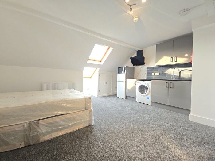 Studio To Rent In Boston Park Road, Brentford, TW8