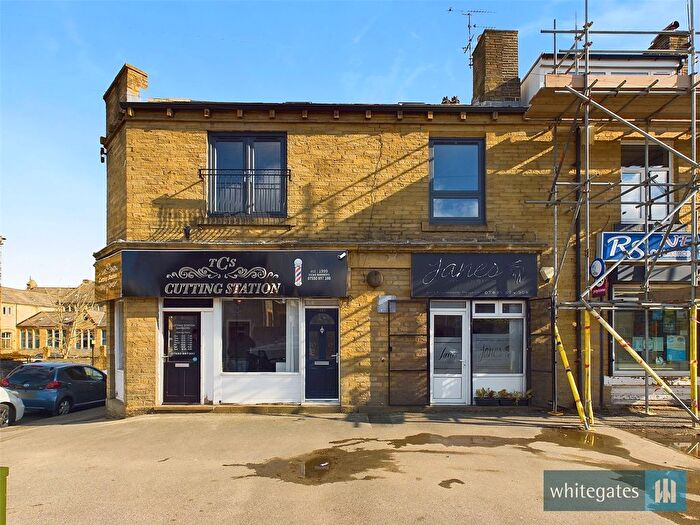 3 Bedroom Flat To Rent In Station Road, Clayton, Bradford, West Yorkshire, BD14