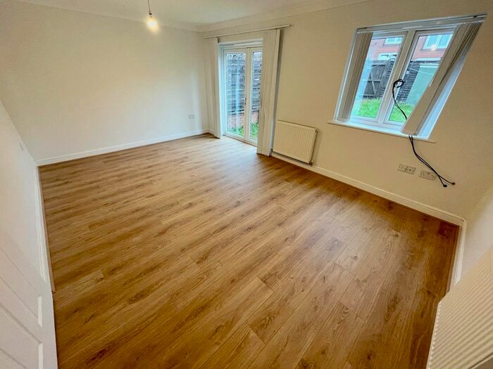 3 Bedroom Terraced House To Rent In Poppy Close, Luton LU3