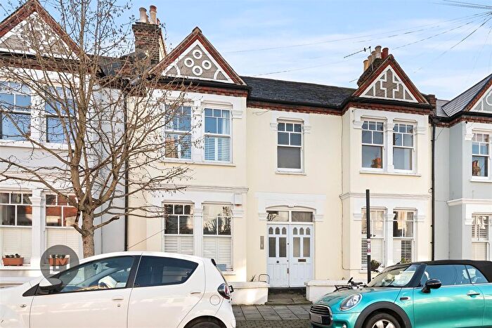 2 Bedroom Flat For Sale In Treport Street, London, SW18