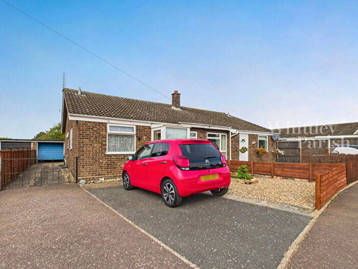 3 Bedroom Semi-Detached Bungalow For Sale In St. Michaels Road, Long Stratton, Norwich, NR15