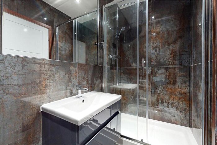 1 Bedroom Apartment To Rent In Apt, South Parade #, LS1