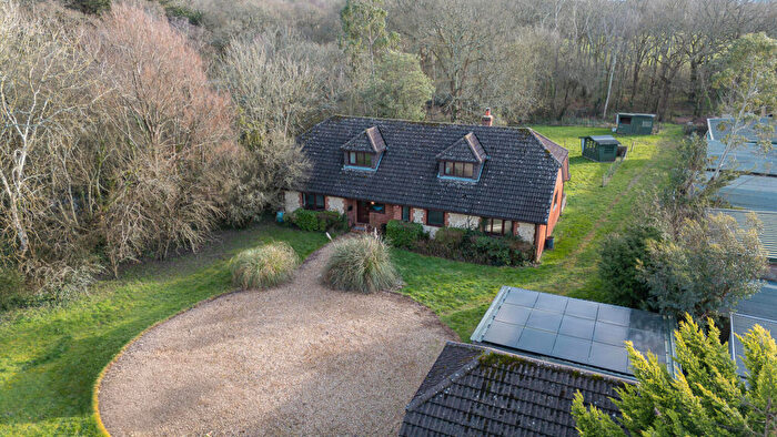 4 Bedroom Detached House For Sale In Lushington Hill, Wootton Bridge, Ryde, PO33