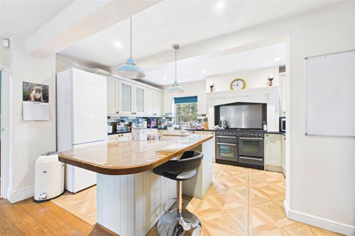 5 Bedroom Detached House To Rent In Wokingham Road, Earley, Reading, Berkshire, RG6