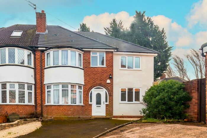 6 Bedroom Semi-Detached House To Rent In Ridge Close, Birmingham, B13