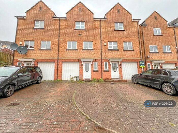 4 Bedroom Terraced House To Rent In Blue Falcon Road, Bristol, BS15