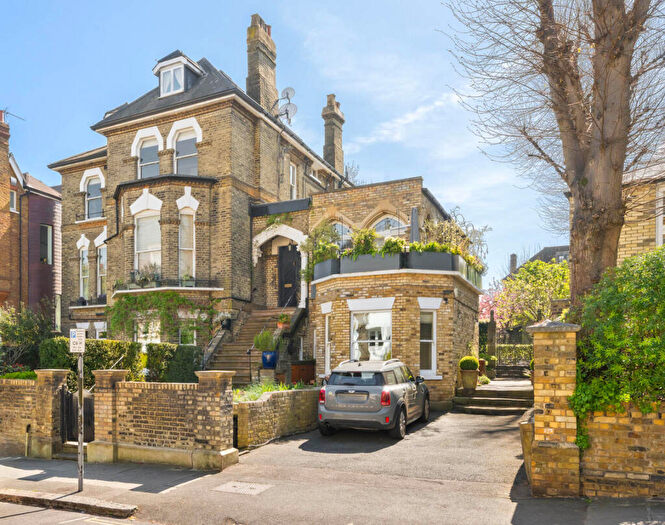 4 Bedroom Apartment For Sale In Thurlow Road, London, NW3