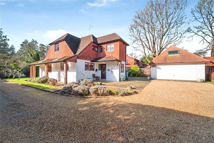 4 Bedroom Detached House For Sale In Sandy Lane, Rushmoor, Farnham, Surrey, GU10