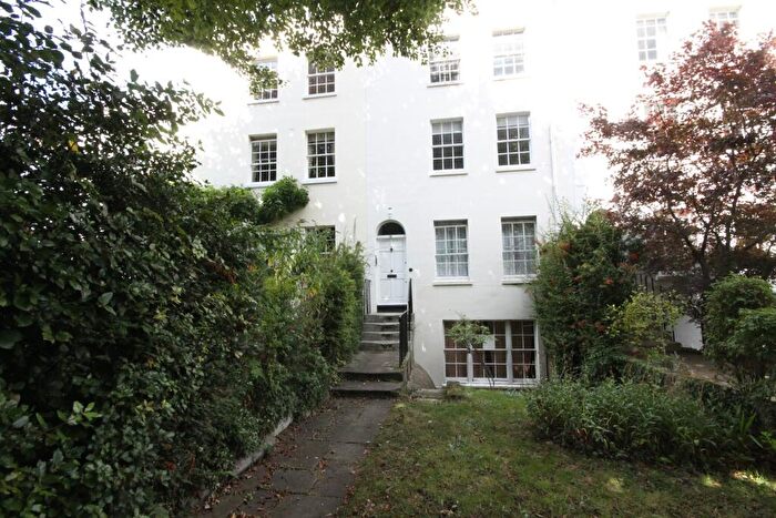 1 Bedroom Flat To Rent In Blackheath Park, SE3