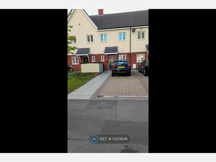 2 Bedroom Terraced House To Rent In Wentworth Avenue, Slough SL2