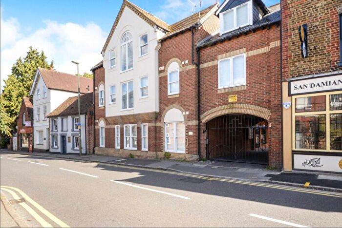 1 Bedroom Apartment For Sale In Chertsey Court, - Chertsey Street, Guildford, GU1