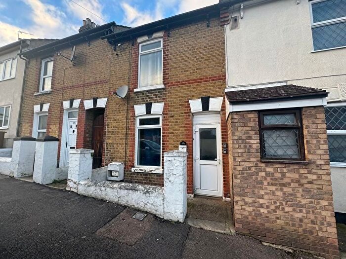 3 Bedroom Terraced House To Rent In Albany Road, Chatham, ME4