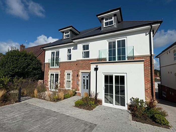 2 Bedroom Apartment To Rent In Upton Way, Broadstone, BH18