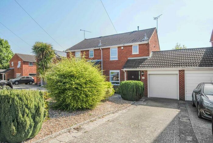 3 Bedroom Semi-Detached House To Rent In Chelsea Close, Reading, RG30