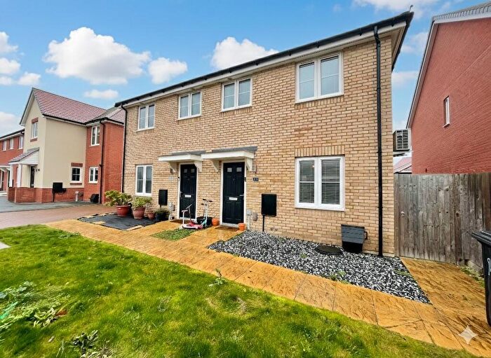 3 Bedroom Semi Detached House For Sale In Barrow Lane, Houghton Conquest, Bedford, Bedfordshire, MK45