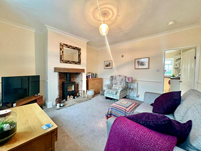 2 Bedroom Cottage For Sale In Barwick In Elmet, The Cross, Leeds, LS15