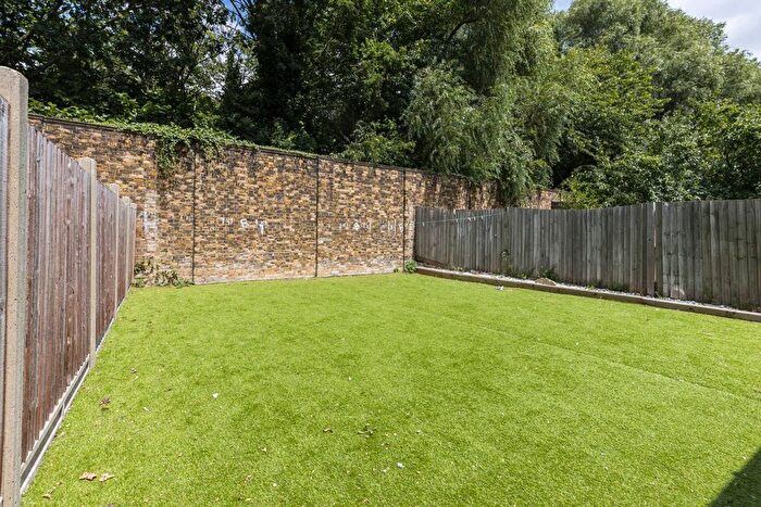 4 Bedroom Terraced House To Rent In Vulcan Close, Beckton, London, E6