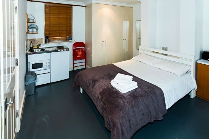 1 Bedroom Flat To Rent In Flat, Alie Street, London, E1