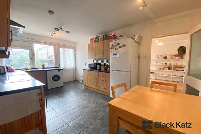 4 Bedroom Flat To Rent In Longshore, Deptford, SE8