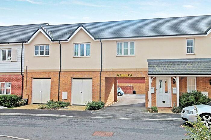 2 Bedroom Coach House To Rent In Bedford Drive, Titchfield Common, PO14
