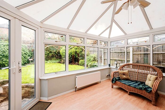 3 Bedroom Semi-detached House For Sale In Rosecroft Close, Langdon Hills, SS16