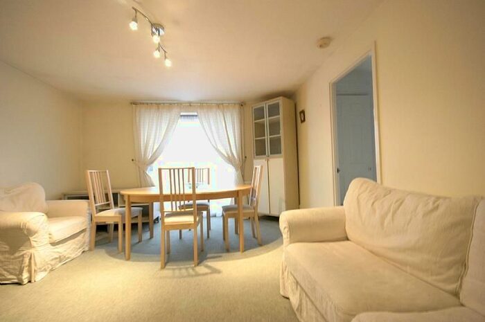 1 Bedroom Flat To Rent In Beatrice Lodge, Alexandra Grove, London, N12
